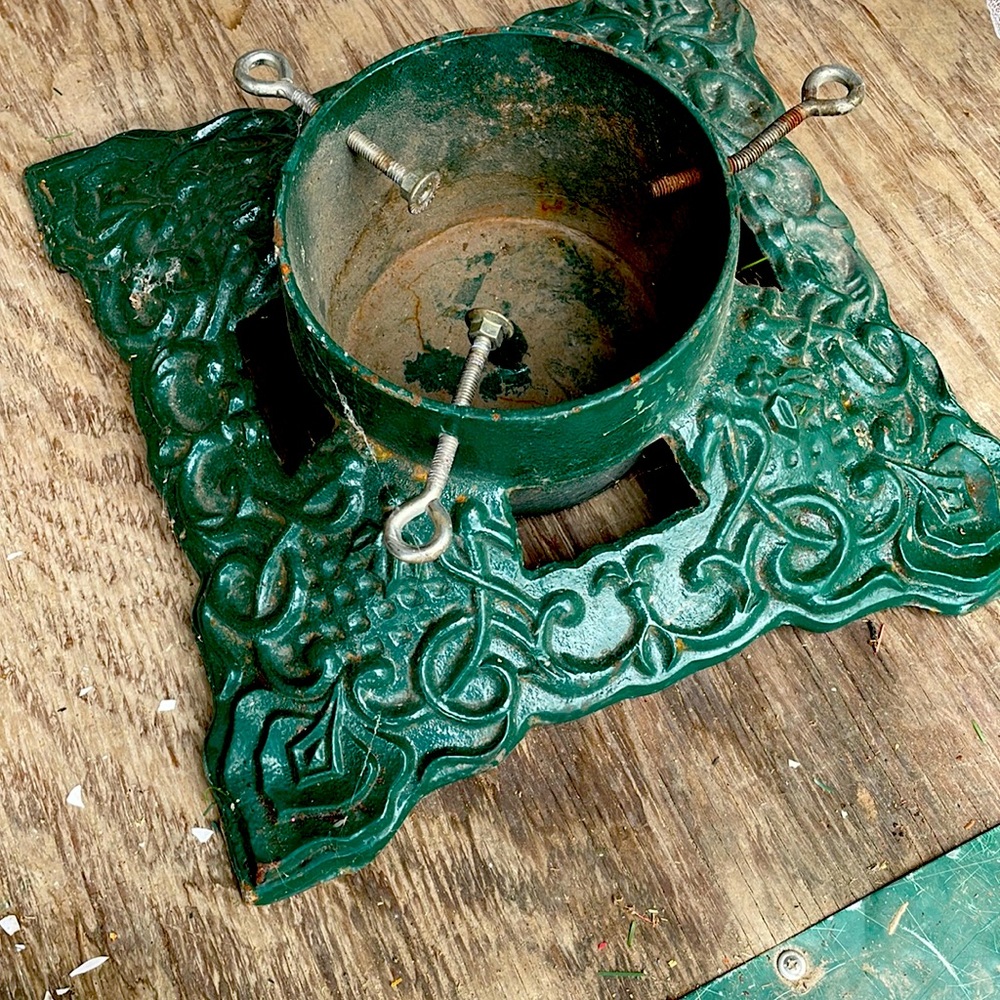 Cast Iron Tree Stand